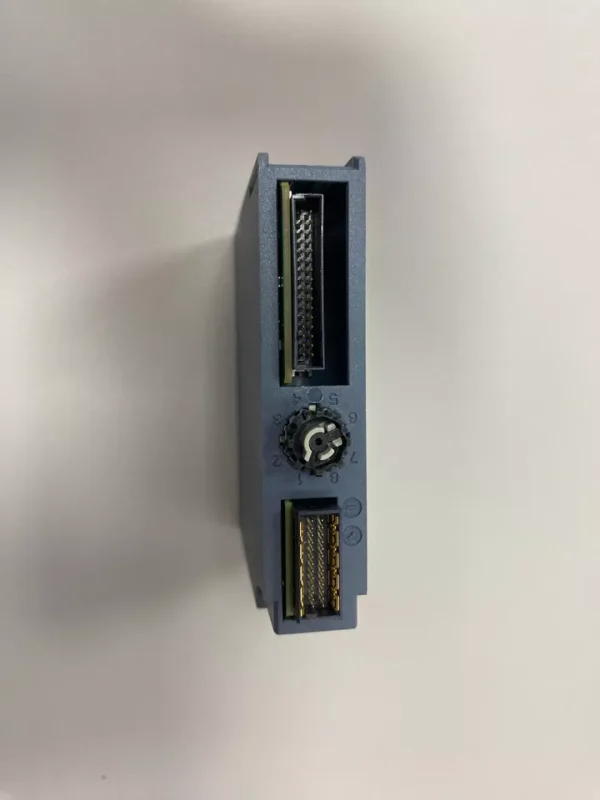 SIEMENS 6ES7135-6GB00-0BA1 4